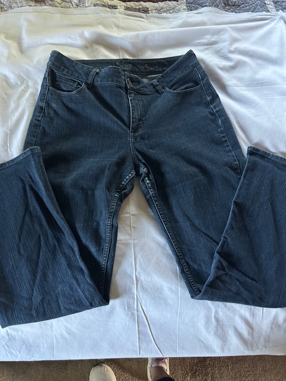 Reserved Straight Leg Jeans in Dark Blue